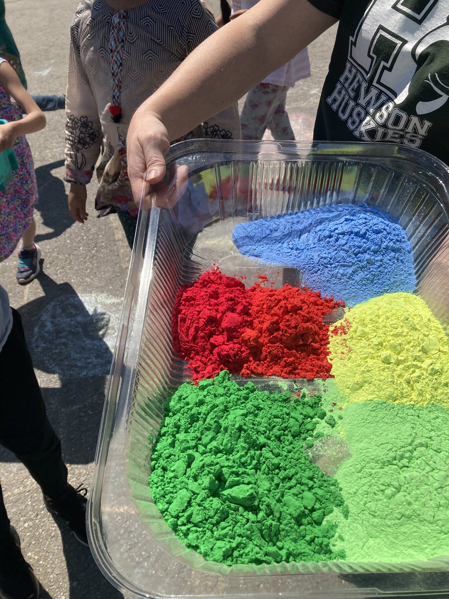 hewsonps's tweet photo. We welcomed spring today with our Hewson Holi Experience. So much fun and a great end to a fabulous Education Week! Thank you for celebrating with us! @hewsonps @PeelSchools #pdsbeduweek https://t.co/WfGLQgeaHG