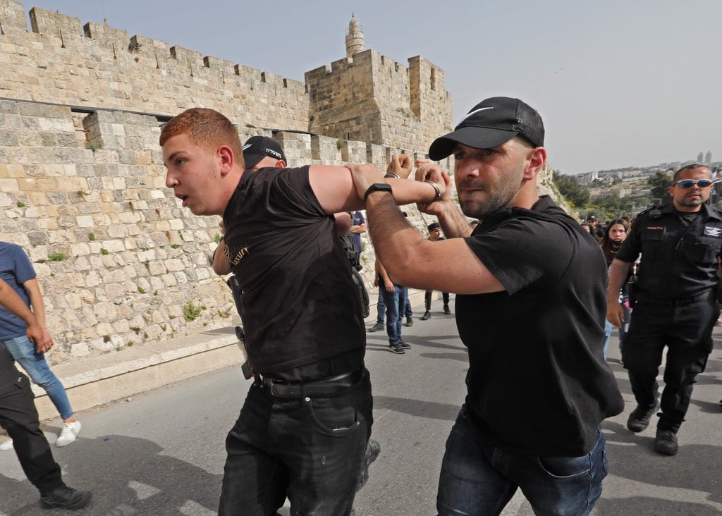 Timesofgaza's tweet photo. 14 Palestinians arrested and 33 injured after being aggressively assaulted by the Israeli occupation forces during Abu Aqleh’s funeral today in Jerusalem. https://t.co/EQgbClma7I