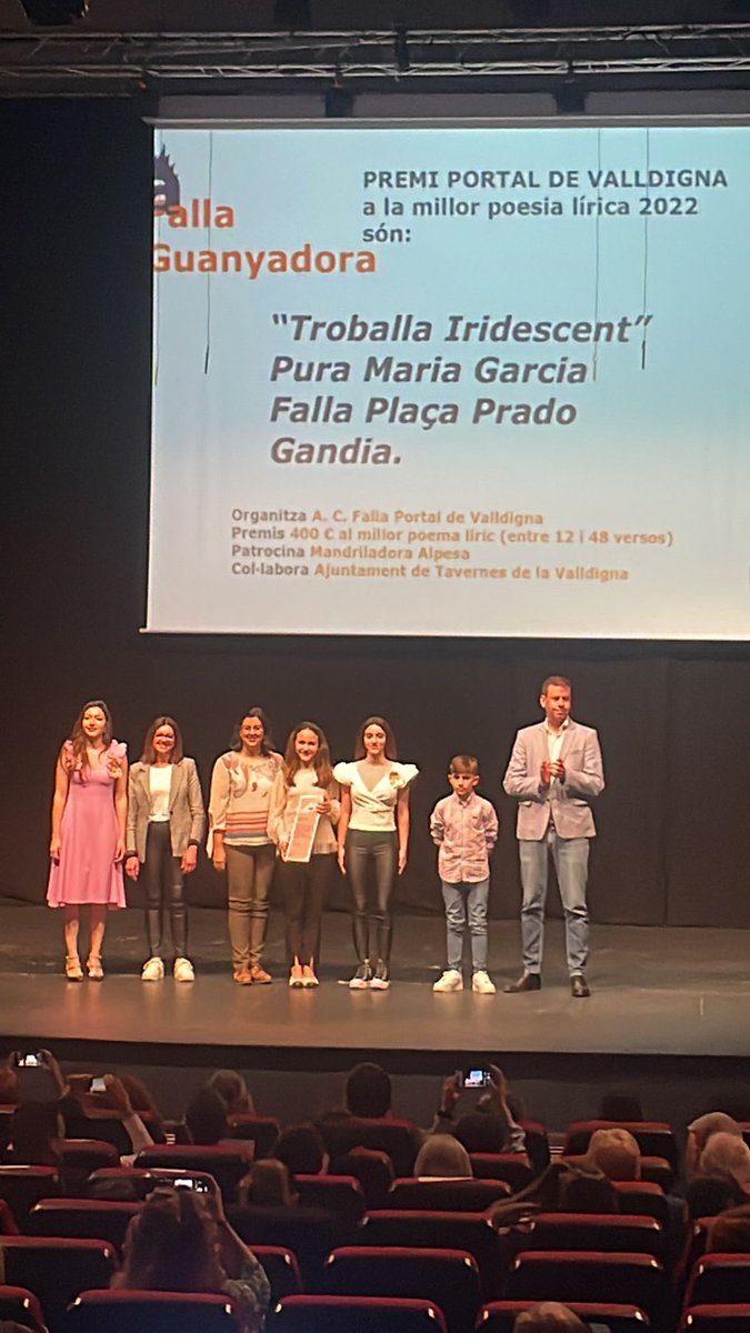 El Premi Portal de Valldigna a la millor poesia lírica és per a “Troballa iridescent” de Pura Maria Garcia per a la Falla <a href="/FallaPrado/">Falla Prado</a> de Gandia.

#flf22 #plf22