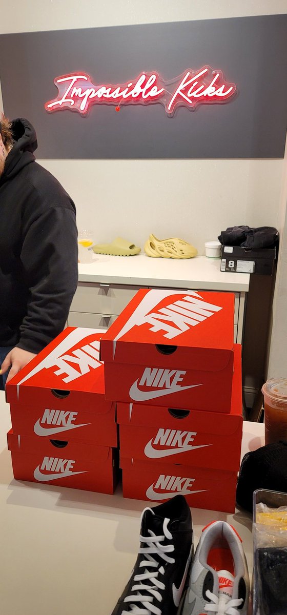 LexxDaTurtle's tweet photo. Wsup Fam!
I'm on grind mode, stopped by my other local resell store Impossible Kicks, cause The Rundown ran out of cash. Gotta have options to make deals, plus I grabbed these Nike SB Dunk Low Pro Bart Simpson's!
🐢👀🔥😱
@SneakerAdmirals
#ImpossibleKicks #Grinding https://t.co/5p0iNeRQJW