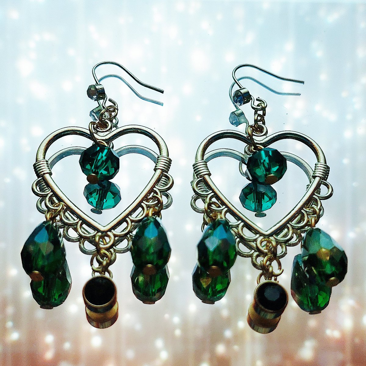 We'd love to sell a pair of our May birthstone earrings, Emerald Dragon! 💚 You can also check out all our other Birthstone Hearts earrings too!

moonlightpalace.com/products/emera…