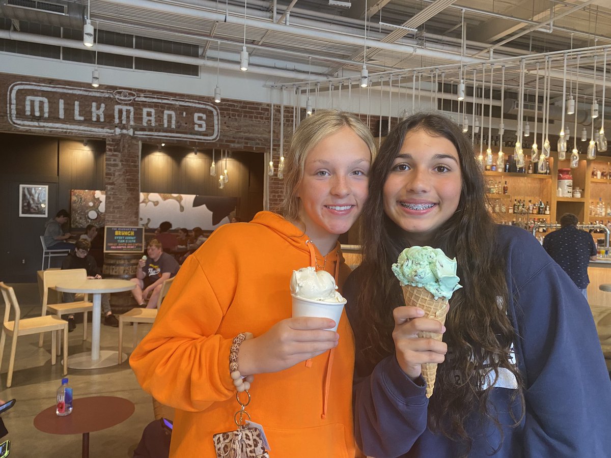 sciencediva00's tweet photo. #RNRDCTrip2022 @KCS_Robinson Serious eating going on at The Dairy Market. https://t.co/UvWuIFYC97