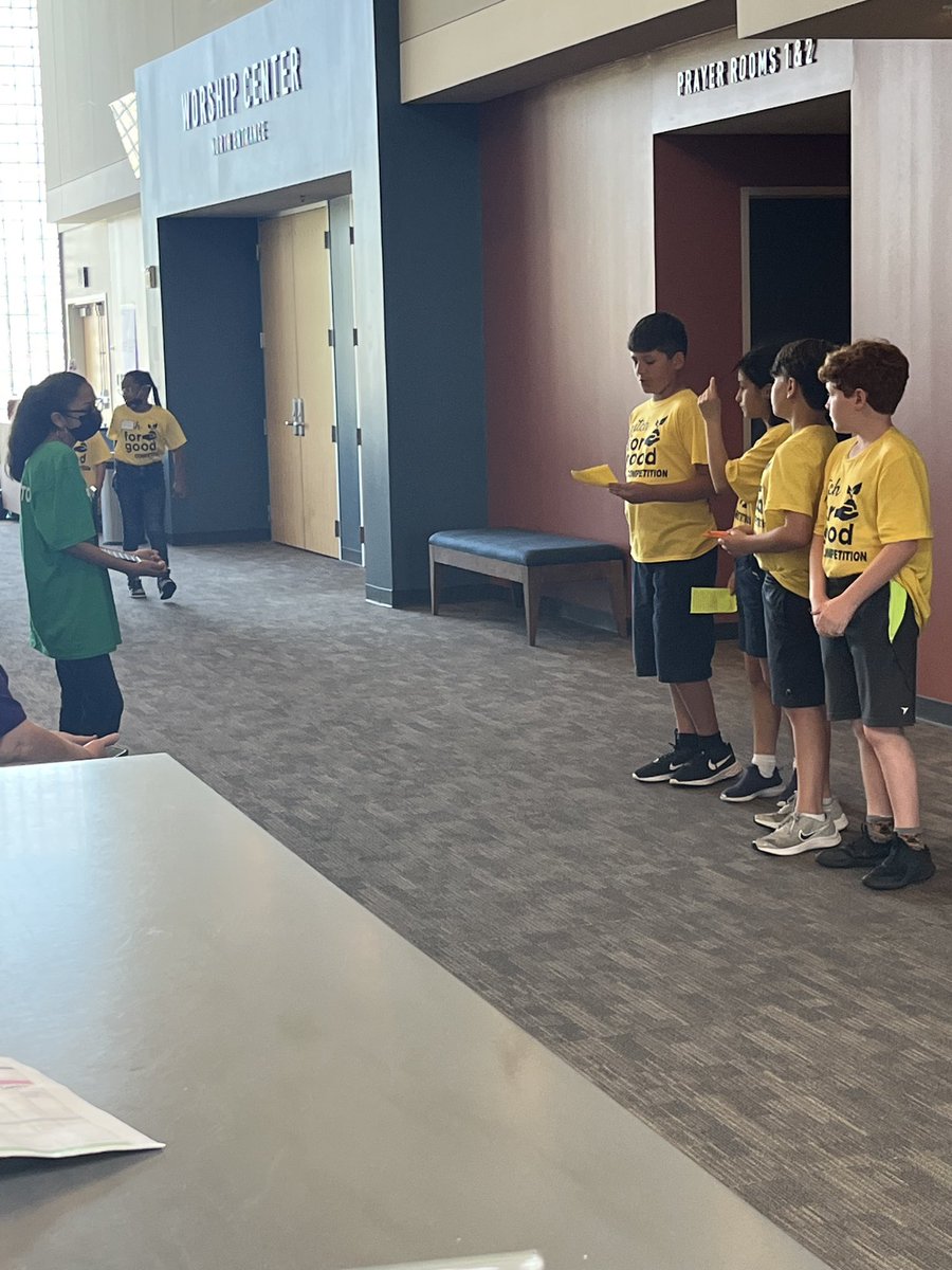 tanyania's tweet photo. Super proud of their Senior Mentor @ELIANA01326565! 💙💙💙 It has truly been amazing watching you grow from my shy baby to this well out-spoken leader. @IDEA_at_Fannin #Classof2022 #PLPack Paws in……Wolves out! https://t.co/jssnM4e1h8