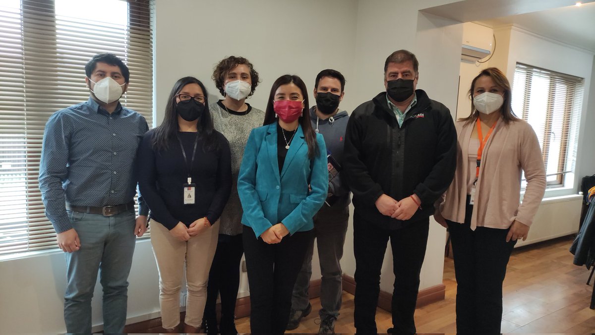 MDSLosRios's tweet photo. La Seremi @VHuaiquimilla lideró el 1er #GabineteRegional junto a los DR de INJUV; FOSIS; CONADI; SENADIS; SENAMA y MEJOR NIÑEZ #LosRíos, para trabajar en visibilizar los servicios, programas vinculados al territorio y ejes transversales para llevar a cabo el programa de Gobierno. https://t.co/L88our26IE