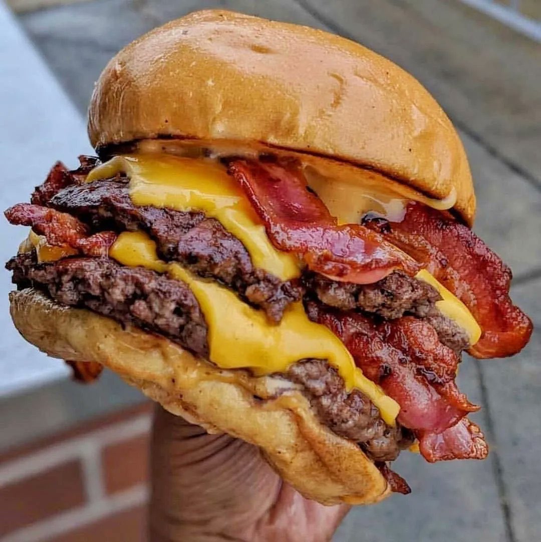 FoodPleaser's tweet photo. Double Bacon Cheeseburger 🍔 https://t.co/W2hcMvVadF