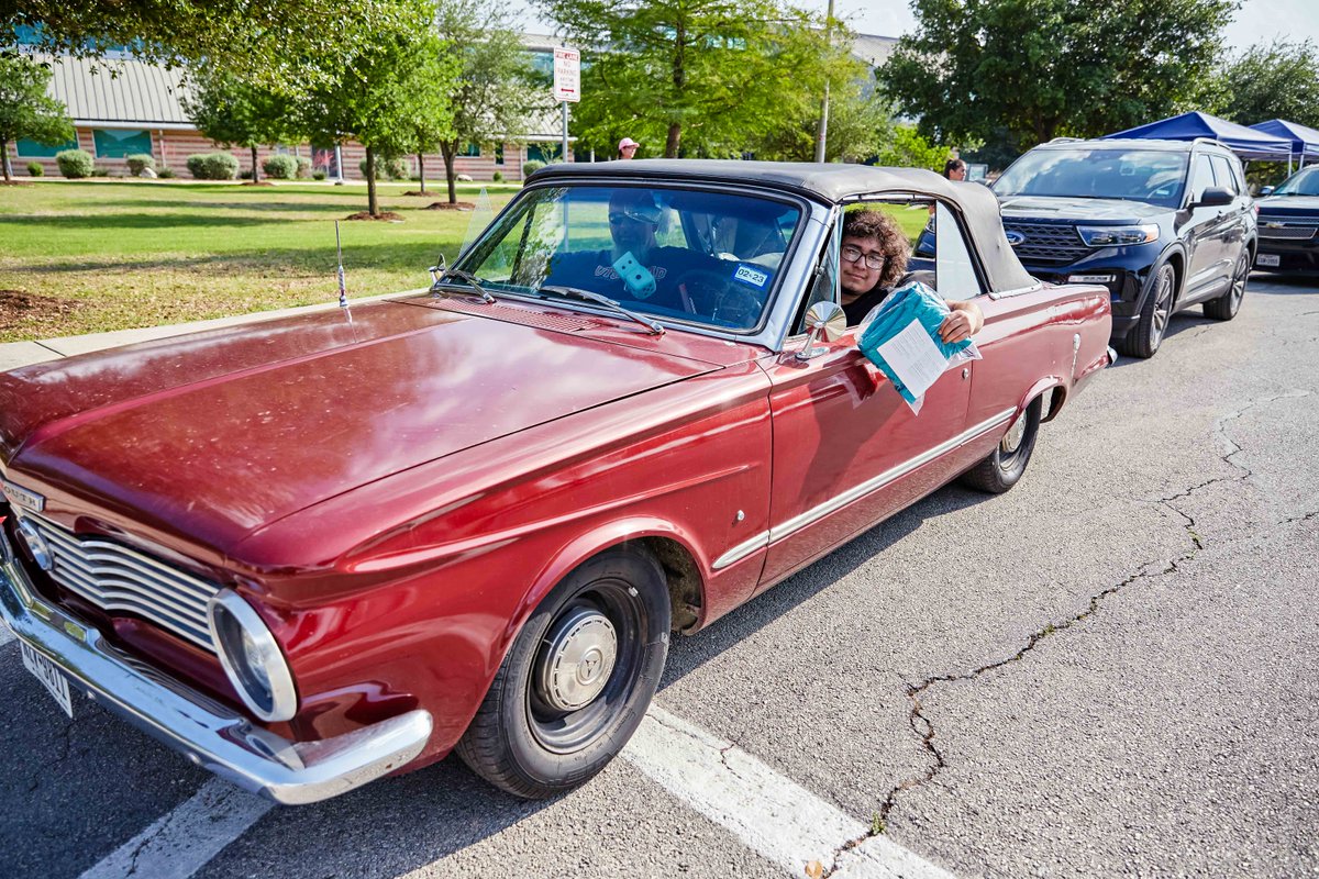PACPR's tweet photo. Finals week is over! Which means we're only ONE WEEK away from commencement! ✌️🎓✌️

To celebrate, here's a photo recap of our Drive-Thru Gradfest we hosted last Friday. 📸🚘 Congrats to all of our grads, and we'll see you in a week! #PACGrad #PACGrad2022 #PACproud https://t.co/vHTBVnJRRZ