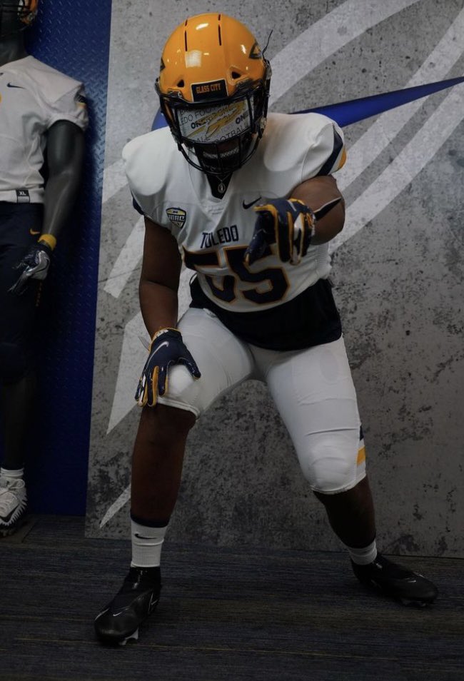 andrewdennis_08's tweet photo. After a great conversation with @maxwray10 I am excited to announce I have received another d1 offer to play football at Toledo!! @CoachCandle @RickyCiccone @coachhallett @Coach_Staten @pburton933 @AllenTrieu @Rivals_Clint 
@samspiegs @TheDZone
@BHoward_11 @alex_pallone https://t.co/Mq9AgfwWOr