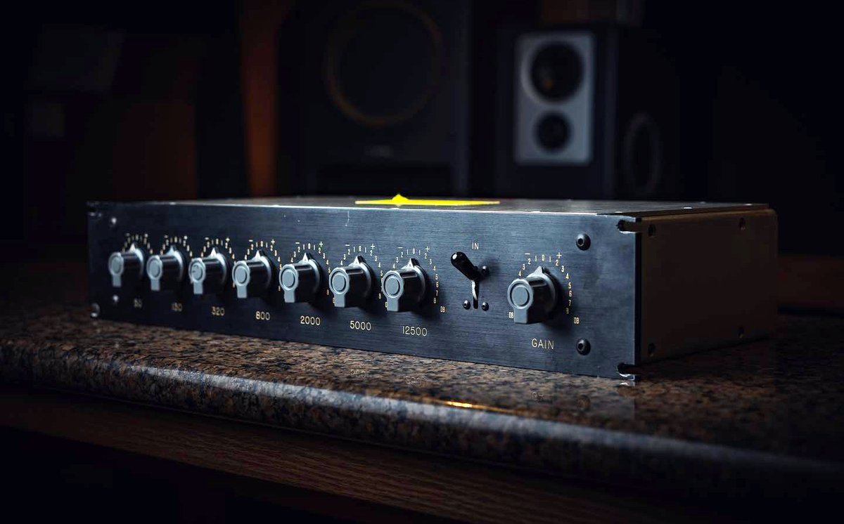 allblackbird's tweet photo. Colt Capperrune takes the new Motown EQ pluginποΈ from Blackbird Studio and @KITplugins for a test drive! π₯π₯ The MO-Q did not disappoint! #kitplugins Watch it π https://t.co/TW9VrKpMeN https://t.co/GZqv2hMOnP