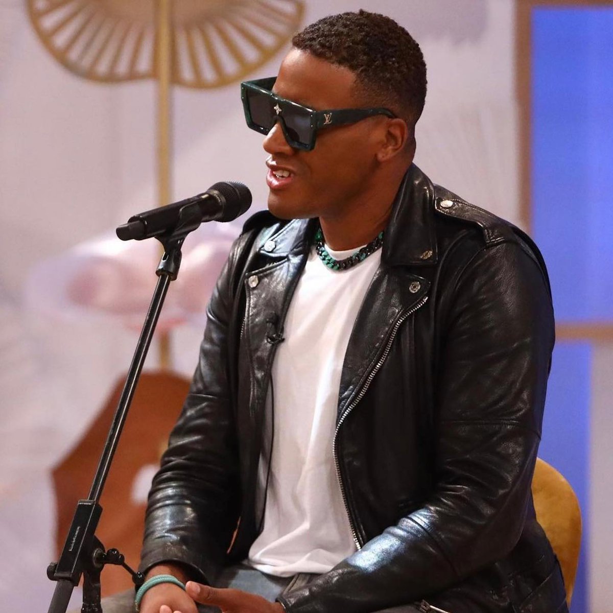 muskaapp's tweet photo. Muska 🇨🇩
🎙Chanteur angolais🇦🇴 @AnselmoRalph
Écoutez son dernier album #momentos et plus d'autres chansons de ce chanteur sur @muskaapp📱
Téléchargez Muska 👉 https://t.co/y2kj9pKbJx
#muskaapp #angolansinger #anselmoralph #angola #africanmusic https://t.co/Qa5fDVXlit
