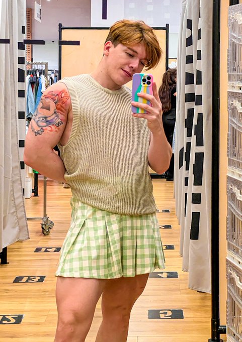 ¿Me compro este outfit? https://t.co/7RD5UaOYuv