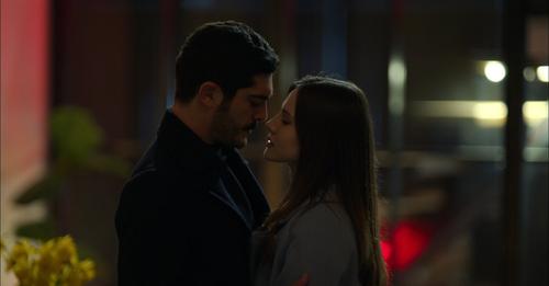 Maraşlı'dan aşka dair bomba sözler... 💥
"Aşk akıl işi değil bayan, aşkın mekanı gönüldür!" 
➡️ atv.link/wnc26w

#Maraşlı