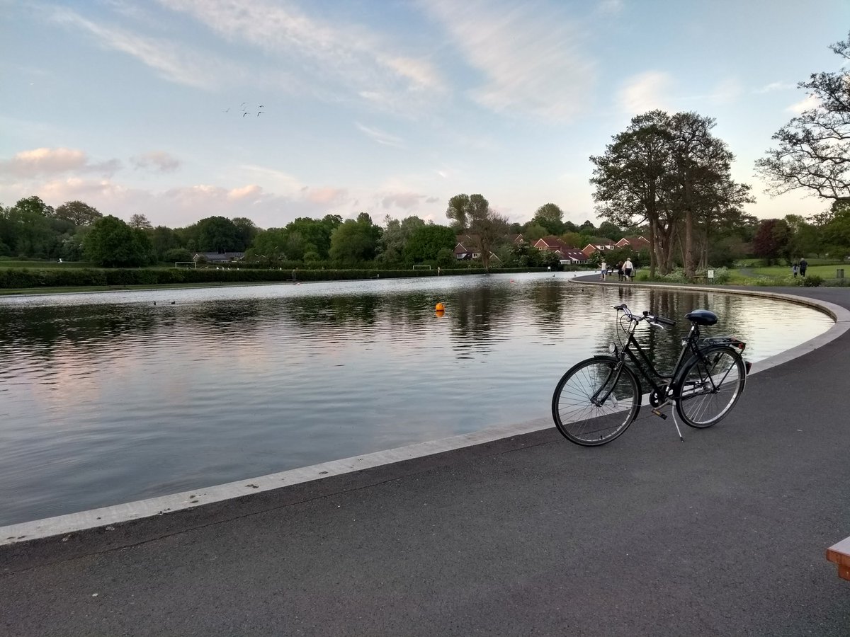 LizClements's tweet photo. #Bournville Boating Lake, another beautiful body of water in south Brum. Like the lake in Manor Farm Park, it has recently been drained and refurbished by @BhamCityCouncil. #GreenBrum https://t.co/okW0NwCfZP