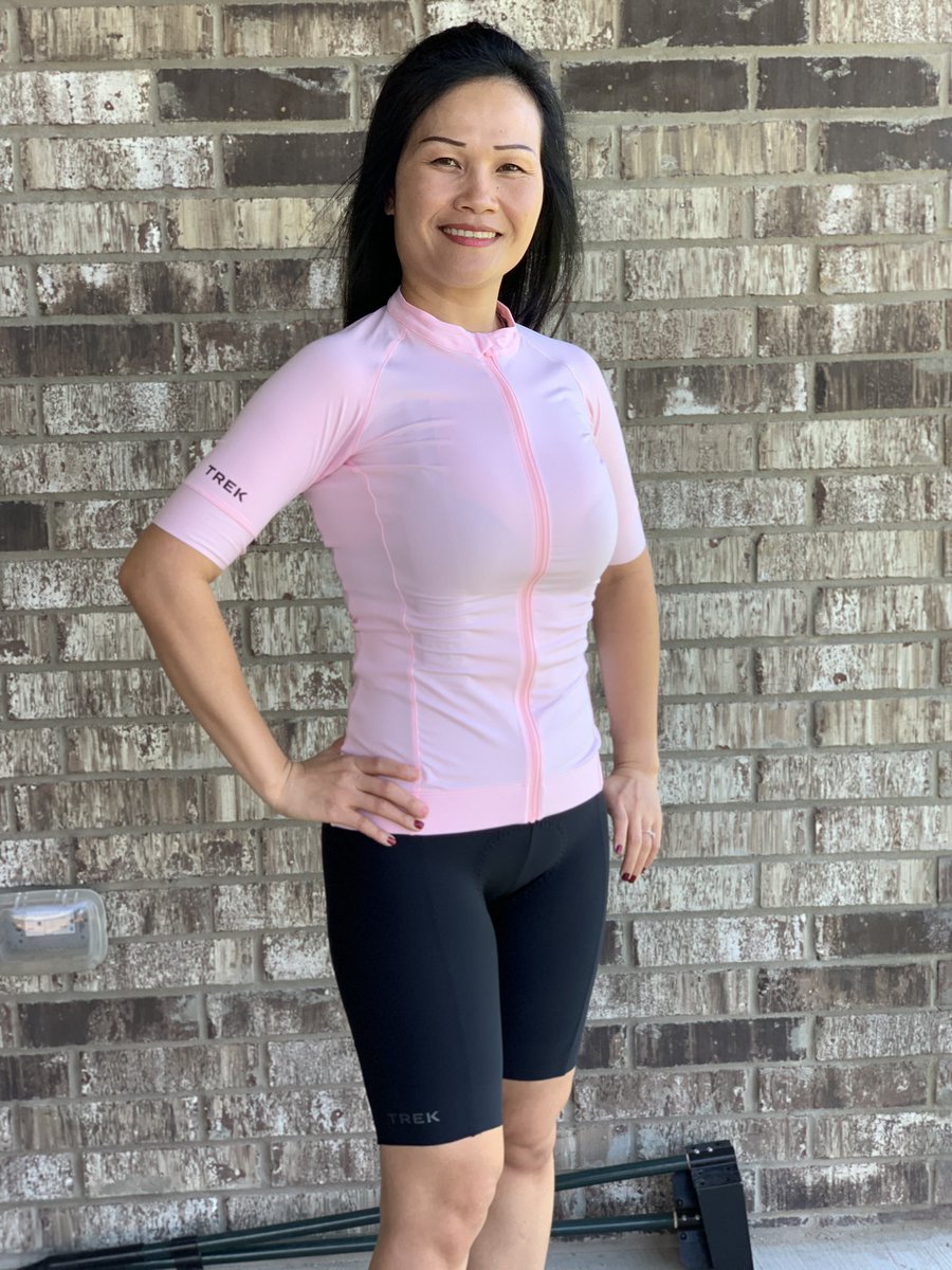 TeamGomez3gun's tweet photo. Wannitsa’s new riding kit came in!! @trekbikes has some great kit with clean lines, awesome cut, great fit and super comfortable. Huge thanks to Shalin for the recommendation!!
#teamgomez #teamgomezmtb #teamgomezrodie @trekbikes @trekbicycledfw @shalinrb1979 #roadkit #awesome https://t.co/gNOW2ihBxO