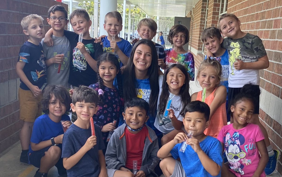 MsSchwartzman's tweet photo. We had so much fun celebrating our i-Ready success today. We got pizza from New York Pizza and Pasta and then finished our day with a popsicle! @pmepelicans @iReady https://t.co/abyoL0HqP2