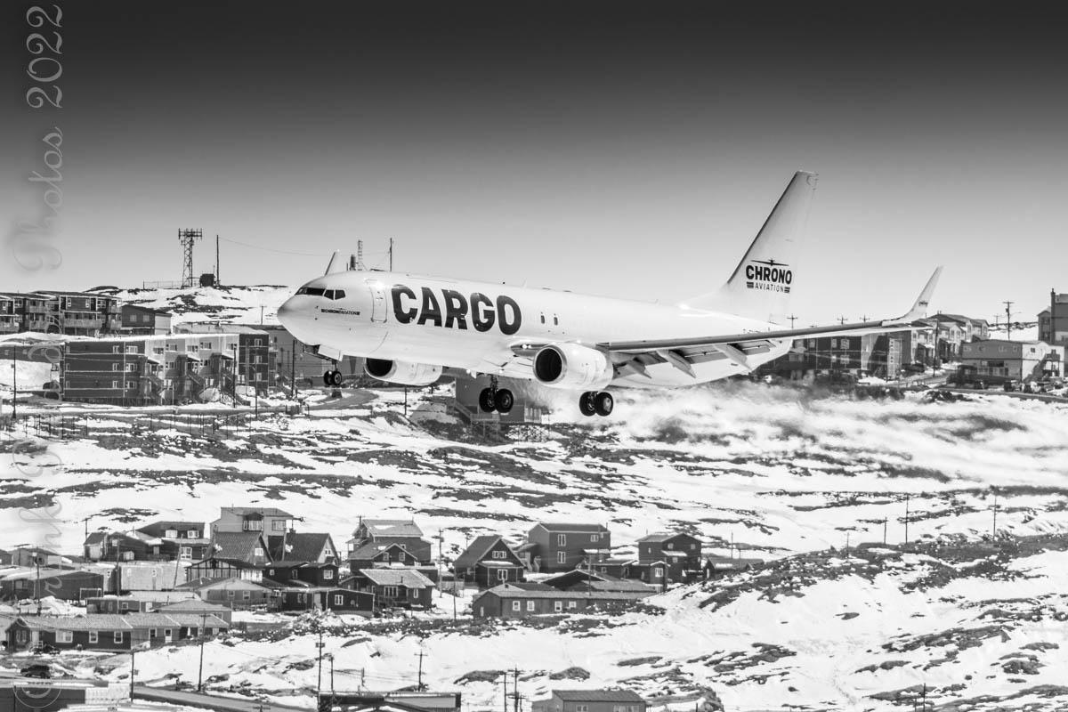 FrankReardon1's tweet photo. Spotted @ChronoAviation landing in #Iqaluit #Nunavut on MAY.13.2022 Boeing 737-800(F) #B738 #YFBSpotters #CGVZB #ChronoAviation https://t.co/h39ujrtYjU