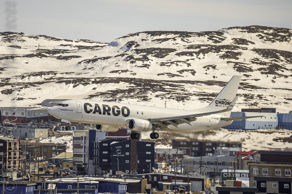 FrankReardon1's tweet photo. Spotted @ChronoAviation landing in #Iqaluit #Nunavut on MAY.13.2022 Boeing 737-800(F) #B738 #YFBSpotters #CGVZB #ChronoAviation https://t.co/h39ujrtYjU