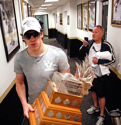 _ryanharks's tweet photo. #ItsAGreatDayForPlayoffHockey #PensIn6 #LetsGoPens https://t.co/VTfKvLmeSc