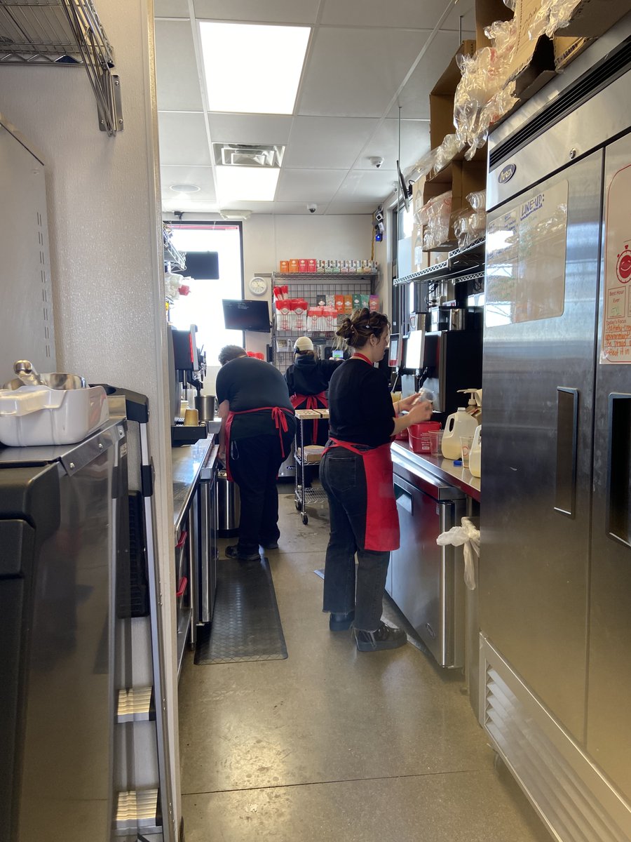ThePointChamber's tweet photo. @scooterscoffee celebrated their grand opening today with a ribbon cutting ceremony! We are so happy to be apart of their big day! This is their first location in Utah County and is sure to become a local favorite. 
#ChamberofCommerce #SaratogaSprings #Lehi https://t.co/kOZFRcIezy