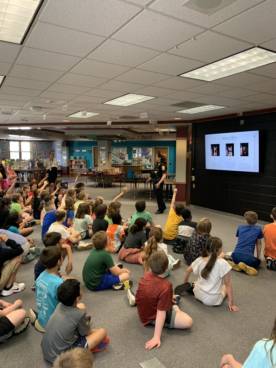 MelissaHorn97's tweet image. Lots happening at STEM this week. Had a fun, informative visit from Specialist Nelson and K9 Ryker. Thank you @WaukeshaPD for letting them come over and talk with us! #community #lotsofquestions @WaukeshaSTEM @CaseyAult @zitzker