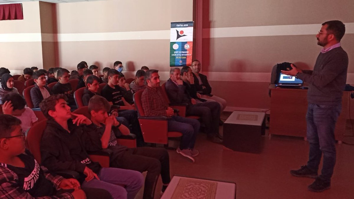 SolhanMEM's tweet photo. "TÜBİTAK Bilim Söyleşileri" kapsamında, Şehit Kaymakam Ersin Ateş Ortaokulundaki öğrencilerimize "Hücre, DNA ve Hücre Kültürü" çalışmalarını aktaran Sn. Hocamız Dr. Ramazan GÜNDOĞDU'ya şükranlarımızı sunuyoruz. 
@rguendogdu @bingolmem @halilyucel6060 @IhsanYanilmaz @yusuf_tokus https://t.co/TUj2GiTeMc