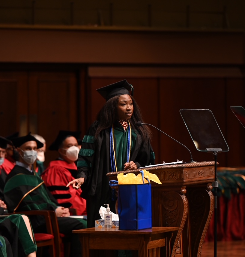UMichMedSchool's tweet photo. The Tools of Medicine: 'Remarks on Behalf of the Class of 2022' given by the INCREDIBLE @EJOdukoya.
Moved to tears. #GoBlueMD https://t.co/mQCnhvMflq