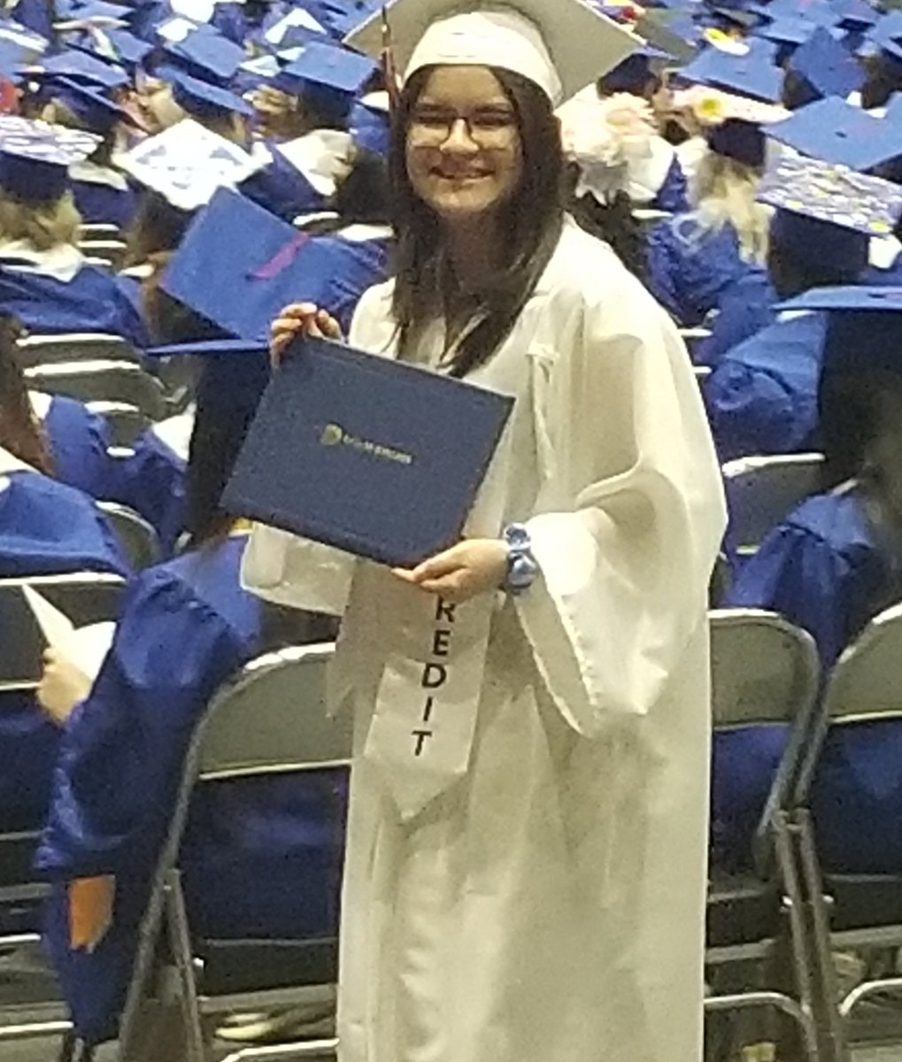 SBurnamMBA's tweet photo. Cedar Hill Collegiate HS Class of 2022 earn their Dallas College Associates Degree!
#CollegiateAtrain
@ptsachca
@jdedmun
@Collegiate_ch
@cedarhillisd
#whycte
@cteinchisd
@Jacqlnfields
#GoBeyondYourLimits https://t.co/tuxnI3l2fw