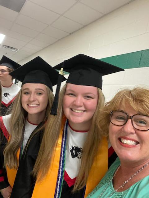 DouglassElemen1's tweet photo. More pics from Morehead High School’s Senior Walk! It is a great day to be an Eagle! @RCS_NC https://t.co/jFqQ9fTQSf