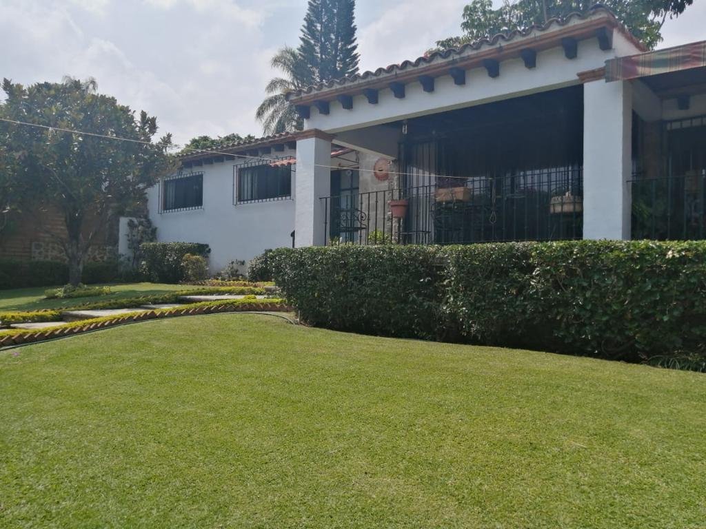 ComproyVendoMor's tweet photo. CASA EN VENTA 
⚠️⚠️⚠️ UN NIVEL en privada ⚠️⚠️⚠️
💲$5'300,000
📐 Terreno 569 m²
📐 Construcción 323 m²
LLAMA YA: 📲 55 2944 8944 https://t.co/b83hPuvO4O