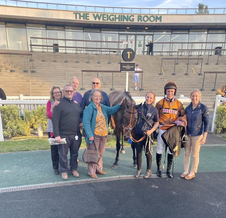 FOBRacing's tweet photo. Merry Berry with @tombroughton3 and happy connections @AintreeRaces https://t.co/sxBgGwL8KL