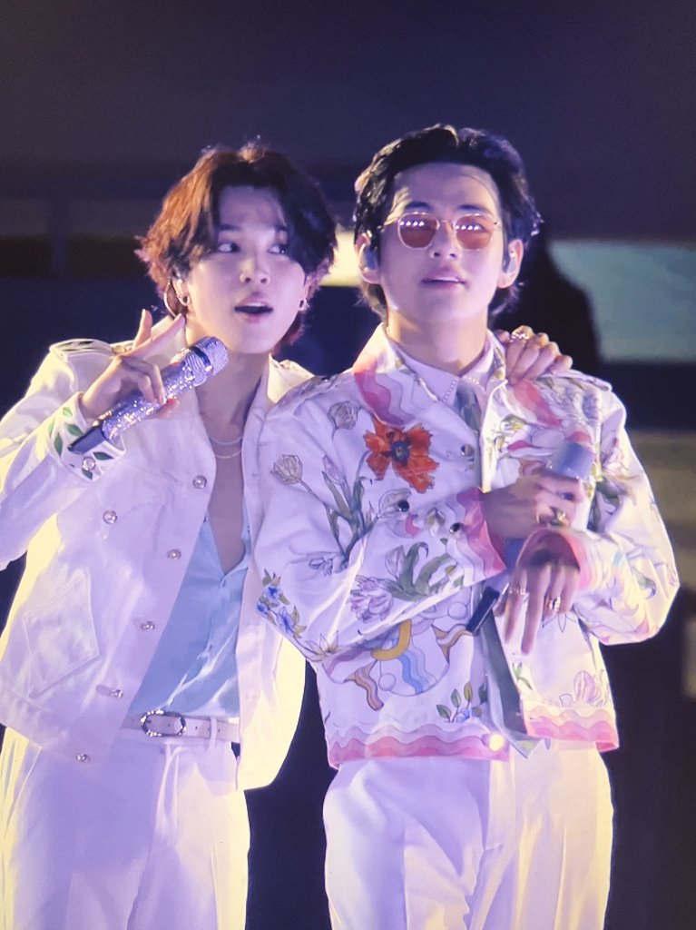 armyflowershop tweet picture