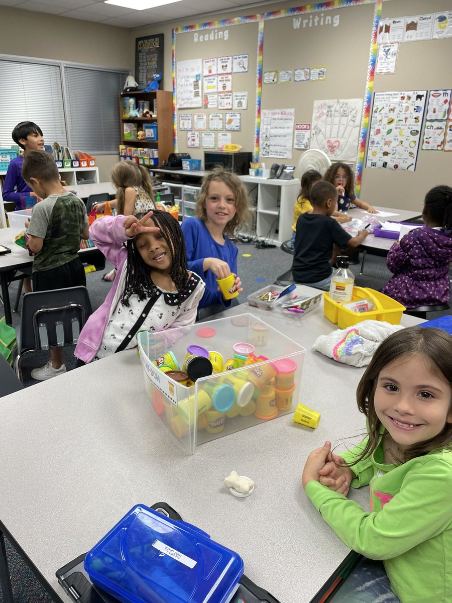 MrsMiller3rd's tweet photo. We have been working hard and doing our Bearkat BEST! Today we celebrate with free play to end our day! 🐾❤️ @BlackBearkats https://t.co/mFsr7uGhD7