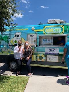 VITAS's tweet photo. National #NursesWeek celebrations continued in #Brevard, FL, with an ice cream truck serving up sweet treats for nurses & staff at Melbourne Terrace Rehabilitation Center.
#StaffAppreciation #VITASLovesNurses #ThankYou https://t.co/L3tT2qJ8ga