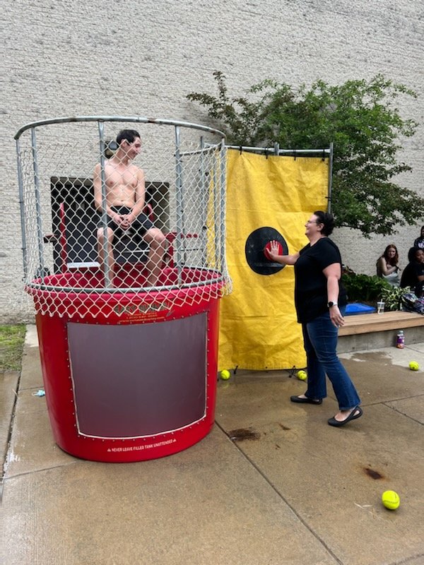 MrsSmithNHS's tweet photo. @NorthgateProud's Dunk a Senior or Staff member event!! @RJLong1982 #PromFundraiser https://t.co/LfB2Rval1F