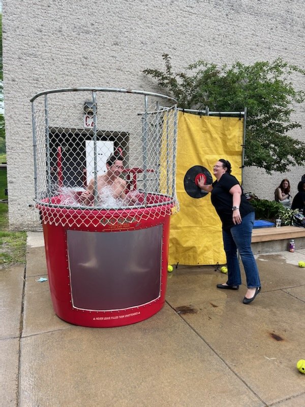MrsSmithNHS's tweet photo. @NorthgateProud's Dunk a Senior or Staff member event!! @RJLong1982 #PromFundraiser https://t.co/LfB2Rval1F