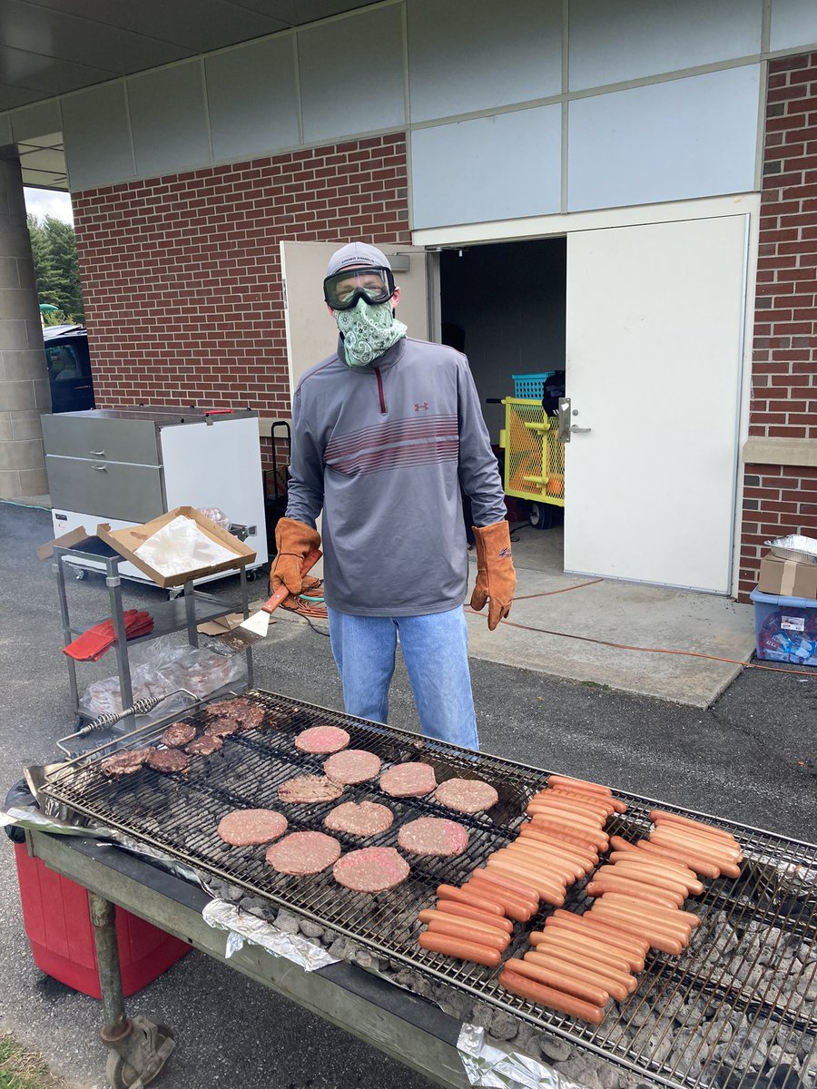 HsAlgonquin's tweet photo. Huge thanks to @ARHSStuCo for organizing an amazing Carnival today! The sun was out, the grills were hot, and fun was had by all! Well done!! https://t.co/6lttGFVNgm