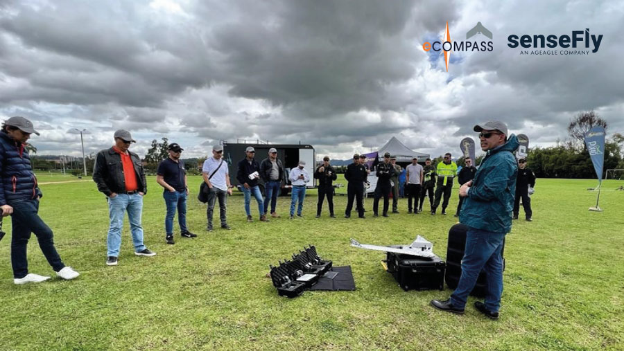 eCompassOficial's tweet image. Presentación de eBee TAC a las Fuerzas militares, Policía Nacional y Fiscalía en Colombia
 @FuerzasMilCol  @PoliciaColombia  @FiscaliaCol  
#Sensefly  #Ecompass #EjercitoNacionaldeColombia #PoliciaNacionaldeColombia #FiscalíaNacionaldeColombia
