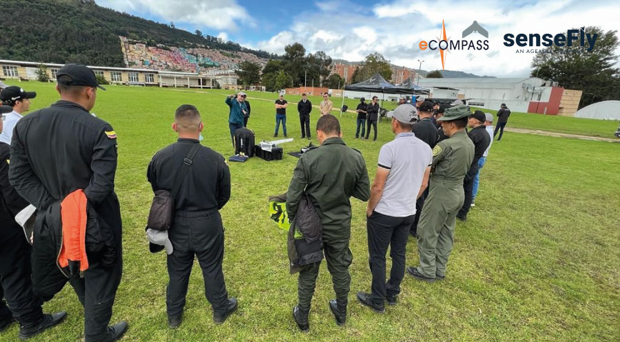 eCompassOficial's tweet image. Presentación de eBee TAC a las Fuerzas militares, Policía Nacional y Fiscalía en Colombia
 @FuerzasMilCol  @PoliciaColombia  @FiscaliaCol  
#Sensefly  #Ecompass #EjercitoNacionaldeColombia #PoliciaNacionaldeColombia #FiscalíaNacionaldeColombia