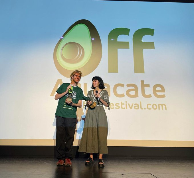 motrildigital's tweet photo. Óscar de la Fuente, Aguacalante de Honor, Teo Planell Premio Mejor Actor y Alejandra Kikidis Premio Mejor Actriz protagonista, algunos de los premiados de la quinta edición del Aguacate Film Festival

https://t.co/JbfUpzVgBB https://t.co/QJMj3UPu8x