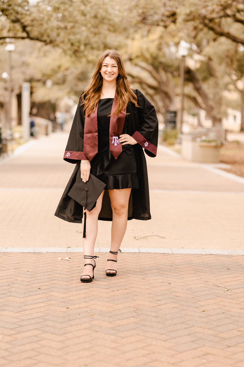 taylorrich2002's tweet photo. #TAMUgrad https://t.co/LJLZNb8rLR