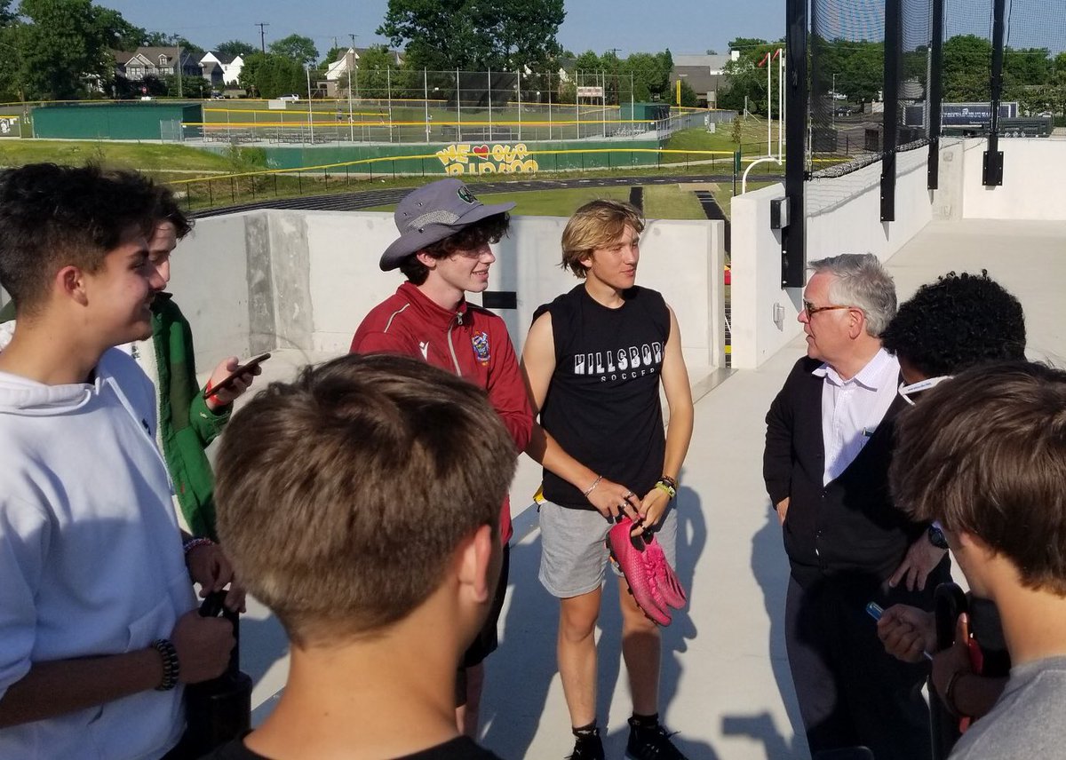 JohnCooper4Nash's tweet photo. I stopped by the District 10-3A Soccer Tournament this week and got to visit with @HillsboroBurros soccer team. Hillsboro hosted the tournament at their new artificial turf flex field. Good luck to the @WeAreAntiochHS & Hillsboro High teams as they advance to Region play on Tues! https://t.co/1Lo977KI3A