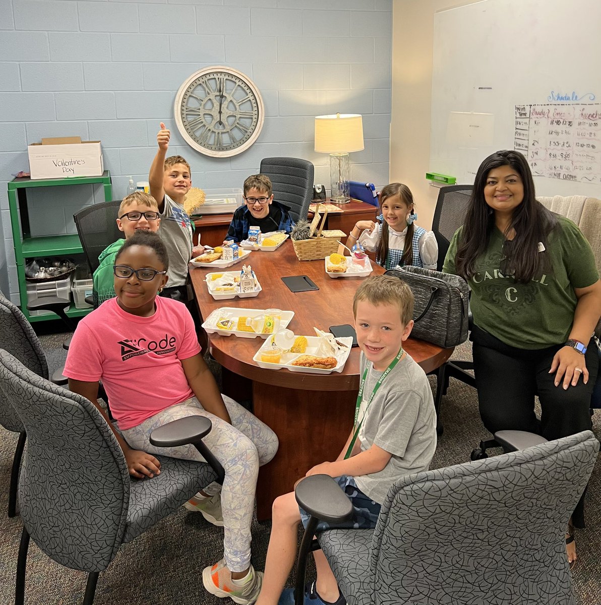 dragonfirsties's tweet photo. Lunch with the marvelous @AshrafMobh!! @WGESdragons https://t.co/fkMOMvLeCq