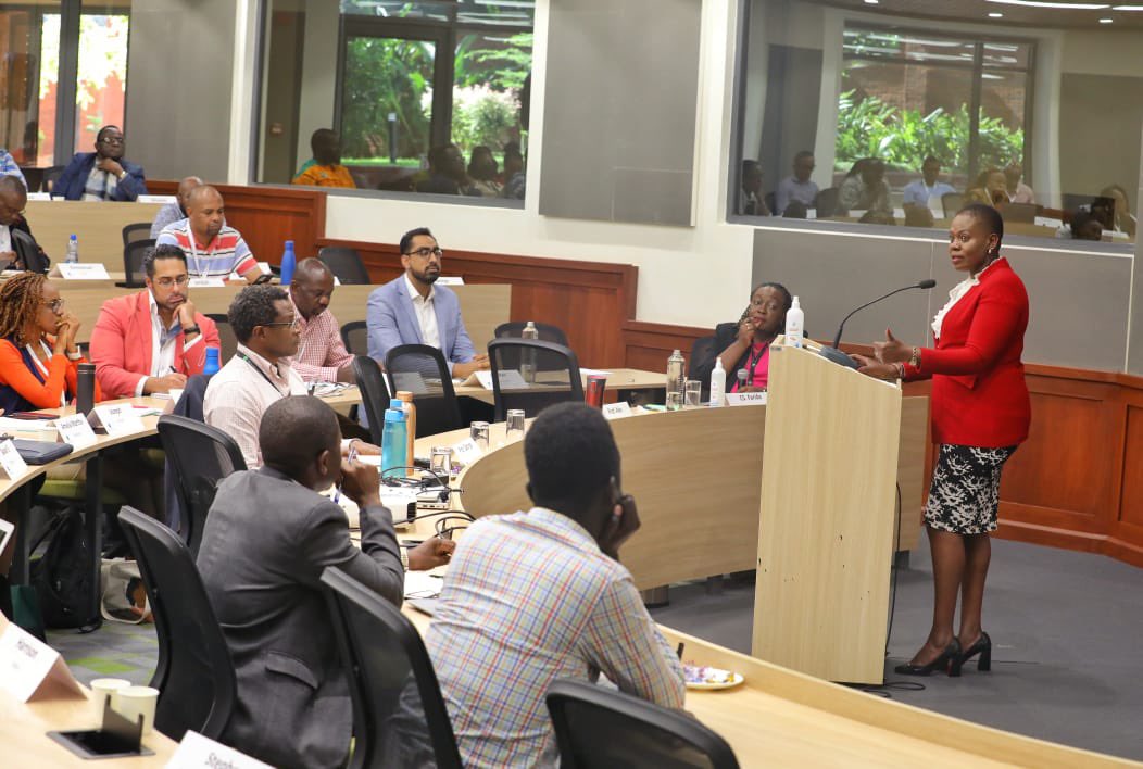 Faridakaroney's tweet photo. 2/3 We discussed how to lead succesful change, and strategies to deal with challenges along the rough terrain of meaningful and purposeful change. @AKU_GSMC’s #ChangeLeadership https://t.co/YKNyB4w81L