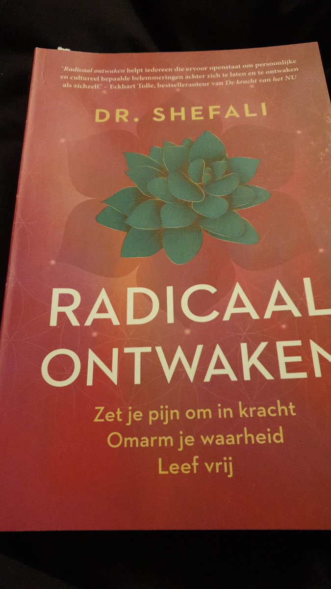 janetudema's tweet photo. Radicaal Ontwaken! Een boek voor alle vrouwen. Elke vrouw zou dit boek moeten lezen! Echt briljant, inspirerend en verhelderend🙏 #drshefali #shafali #radicaalontwaken #inspiratie #briljant #inzicht #boek #injekracht https://t.co/voKlsz8hqi