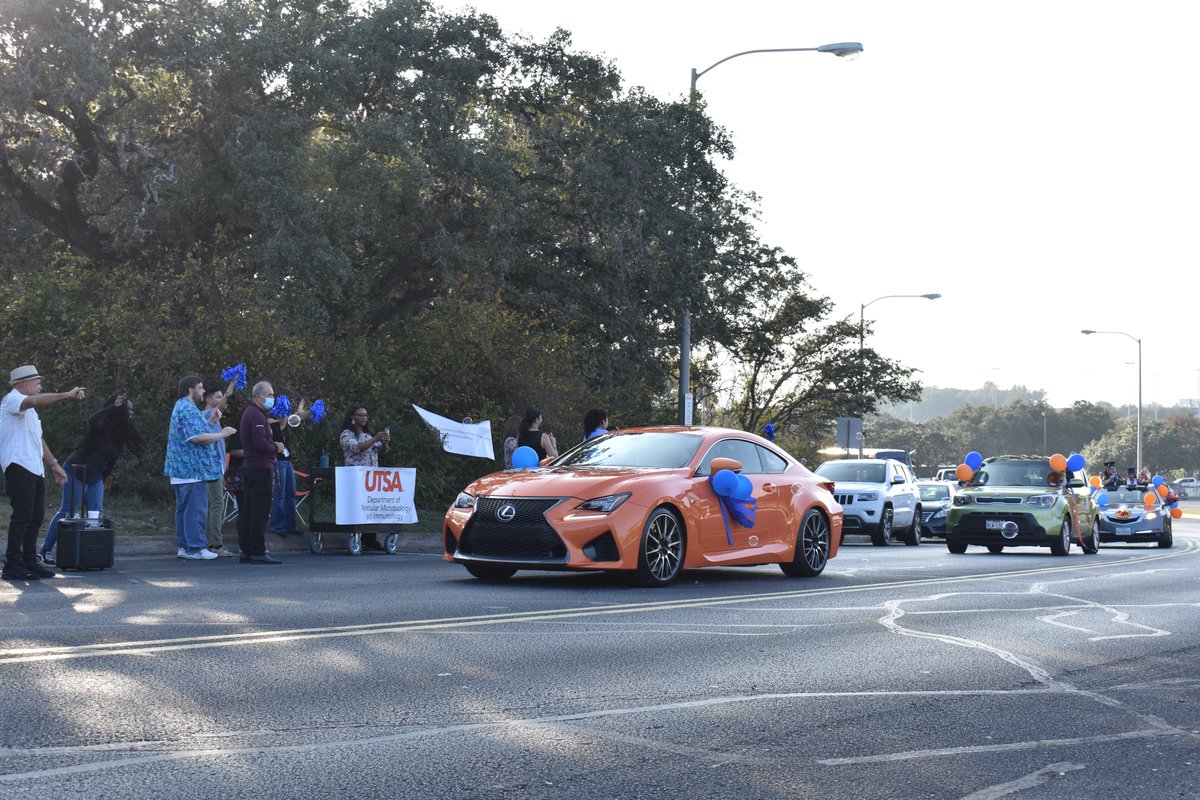 UTSASciences's tweet image. Commencement Drive kicks off today at 5:30 pm! Come celebrate our #UTSASciences graduates as they drive their decorated vehicles in a parade around campus. Our college will be located just outside the SEB! #UTSA #UTSAGrad22