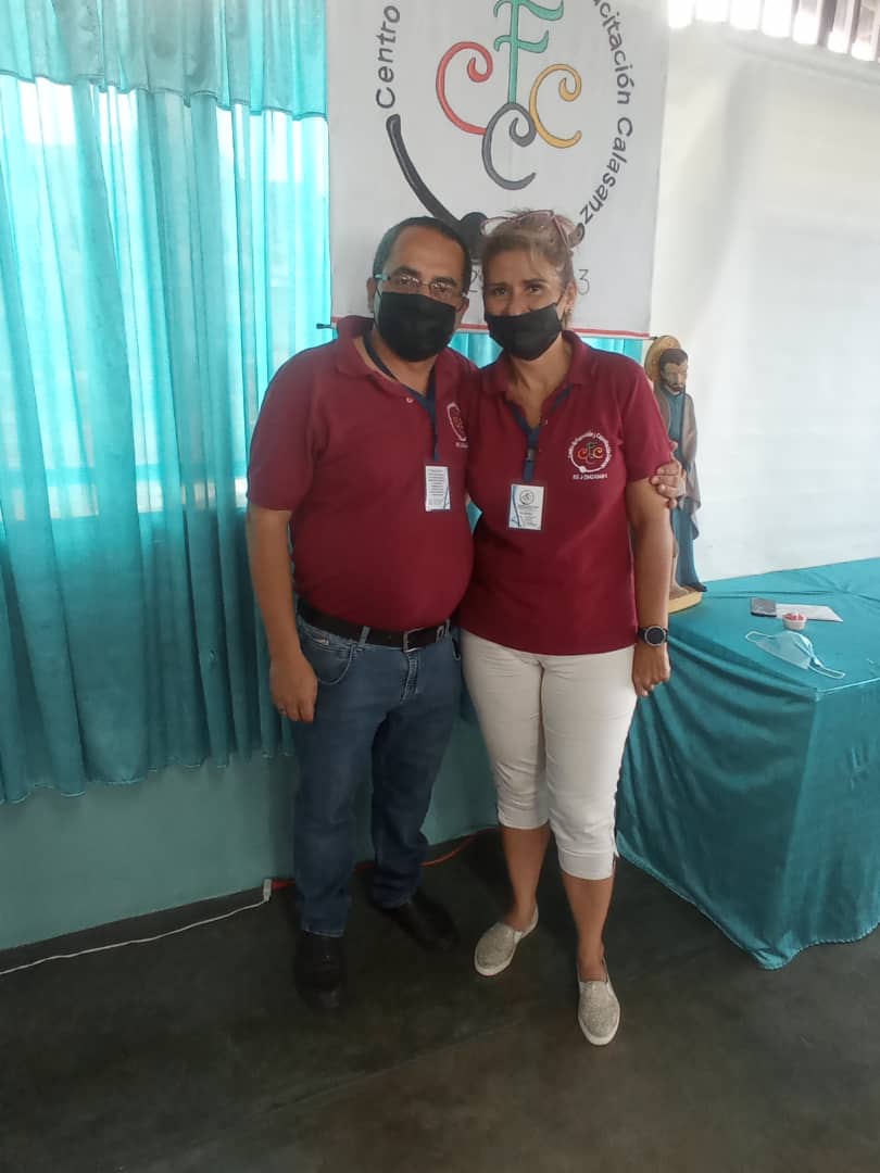 CalasanzCfc's tweet photo. ¡Merito a nuestros Docentes! «CERTIFICACION» https://t.co/cAwW2B1a4E ¡Merito a nuestros Docentes! «CERTIFICACION»
Docentes de Unidades EducativasAlianza 
@SUPERATEC
 
@CalasanzCfc 

¡Cuando aprendes, enseña. Cuando recibes, da!
(Maya Angelou)

#SUPERATEC #Calasanz #Docentes https://t.co/h1gZpcxuC6