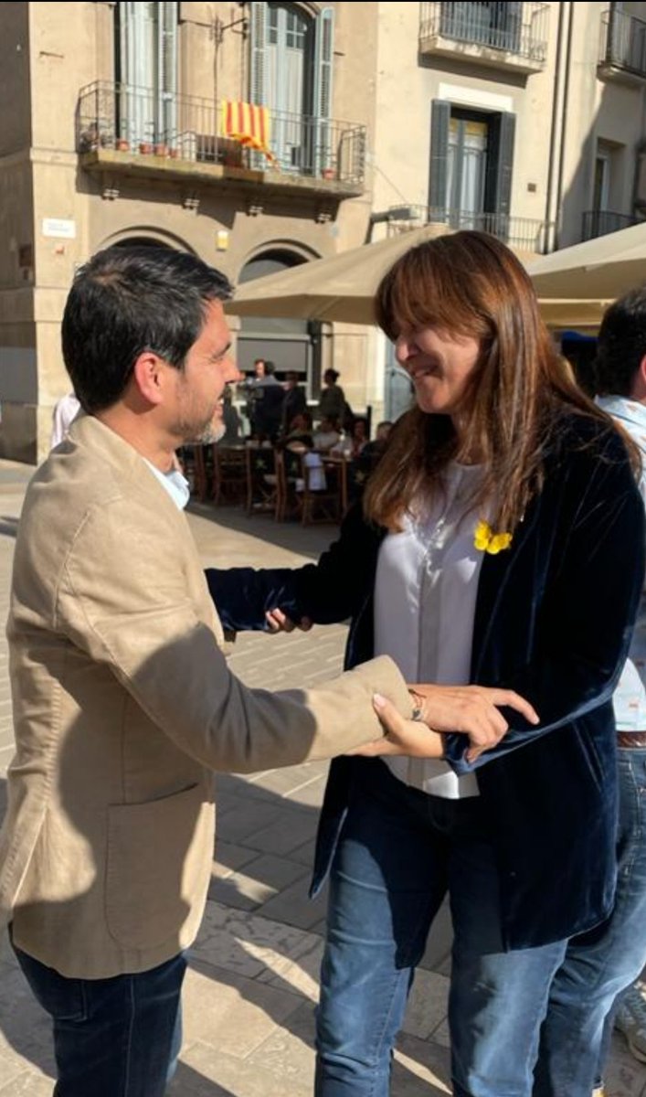 marccastells's tweet photo. Avui amb la Presidenta @LauraBorras hem gaudit d’un ambient extraordinari al @recstores, visitant especialment l’espai #MadeIgd amb les botigues d’@igualadacomerc i també l’espai de moda sostenible al Museu de la Pell. Si encara no hi heu anat, no us ho perdeu! https://t.co/5ZQdbNzA2o