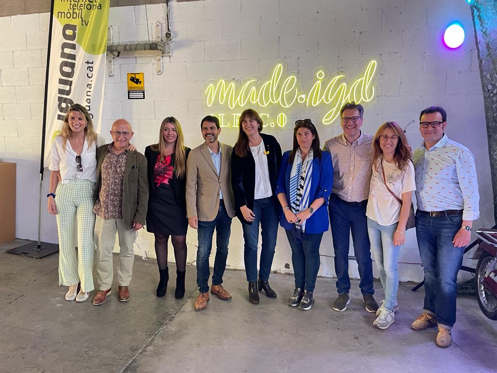 marccastells's tweet photo. Avui amb la Presidenta @LauraBorras hem gaudit d’un ambient extraordinari al @recstores, visitant especialment l’espai #MadeIgd amb les botigues d’@igualadacomerc i també l’espai de moda sostenible al Museu de la Pell. Si encara no hi heu anat, no us ho perdeu! https://t.co/5ZQdbNzA2o