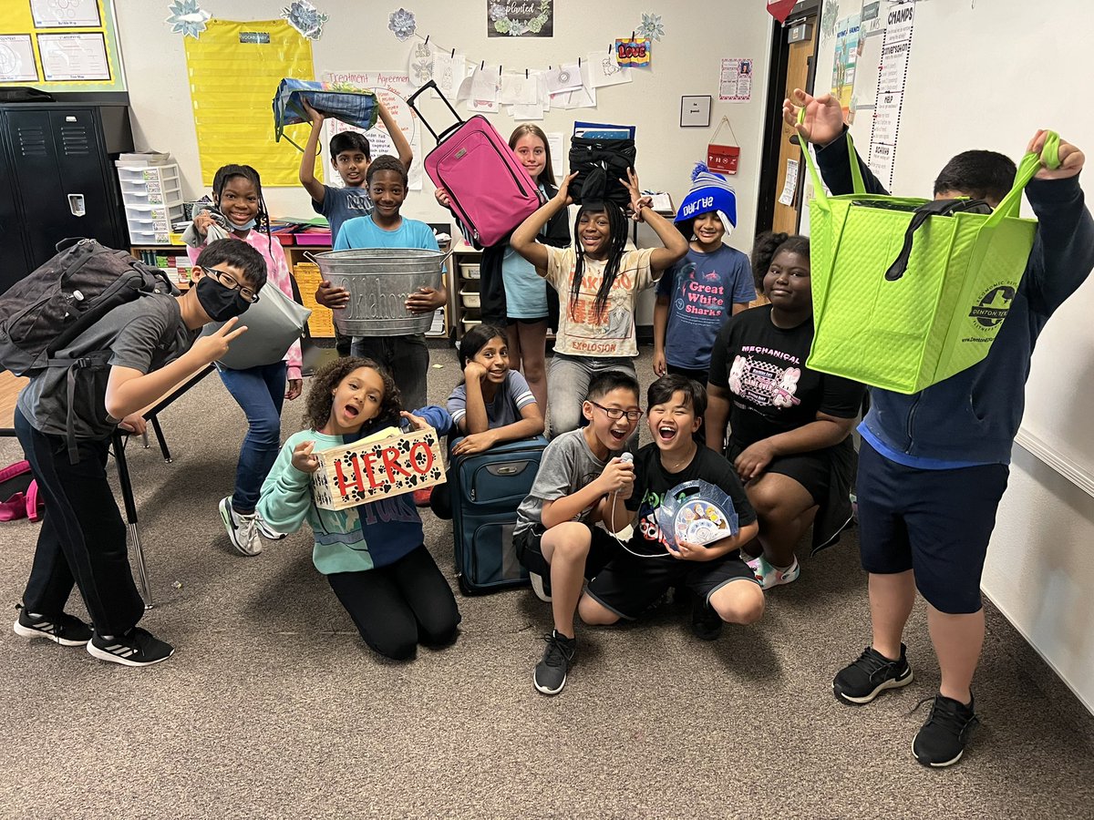 MsChristianCRE's tweet photo. Anything but a backpack day😂 https://t.co/pNqfQLr2hF