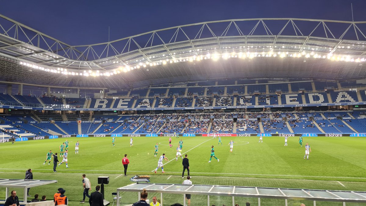 Berraondo_1909's tweet photo. El Sanse está jugando muy bien, pena ese gol anulado, espero que no sea robo... El Almería es el equipo con más calidad que he visto en toda la temporada, pero el Sanse esta con calma y creando ocasiones. Se puede 💙🤍💙#AupaSanse https://t.co/A9ceR63o9C