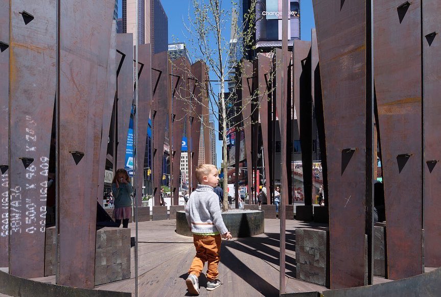 TimesSquareNYC's tweet photo. Spend your weekend exploring large-scale public art in #TimesSquare during @nycxdesign Week on view through May 16 👀@design_pavilion presents 'Open to the Sky' featuring two larger-than-life works 📸by @LeonidFurmansky, Katalina Aurora & Andres Orozco #NYCXDESIGN #DesignPavilion https://t.co/N3aEbMsPaa